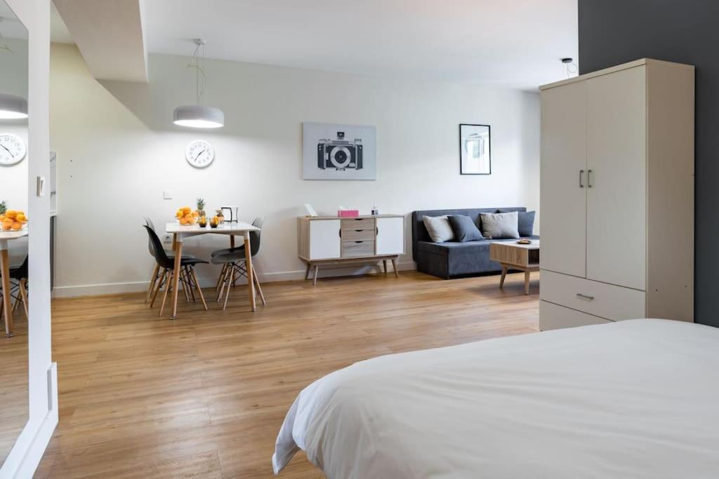 אתונה Large Comfy, Modern Studio 5 Min To Acropolis מראה חיצוני תמונה