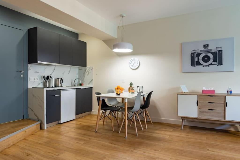 אתונה Large Comfy, Modern Studio 5 Min To Acropolis מראה חיצוני תמונה